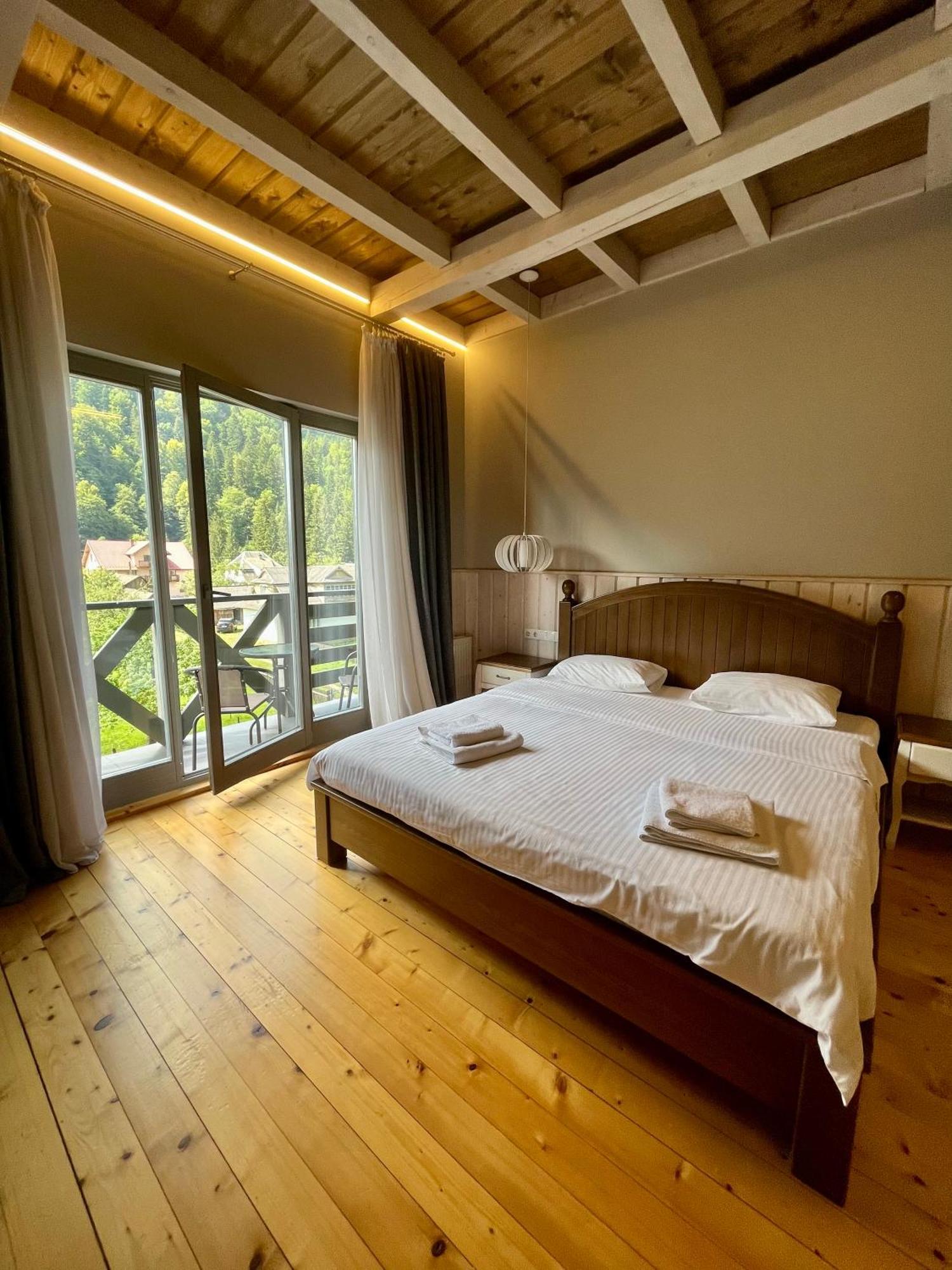 Hygge Hotel Tatariv Exterior photo